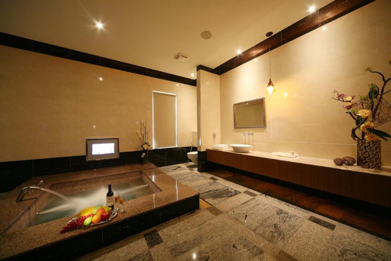 Hua Mu Lan Hotel Shalu Exteriör bild